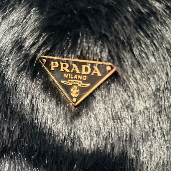 WOMEN'S PRADA BLACK FAUX FUR BUCKET HAT WINTER LUXURY EXCELLENT - Picture 2 of 5